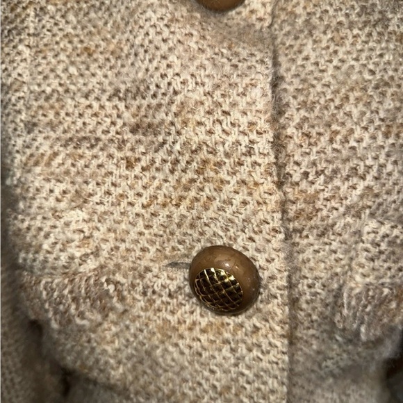 CHANEL Beige Tweed Suit - Picture 4 of 16